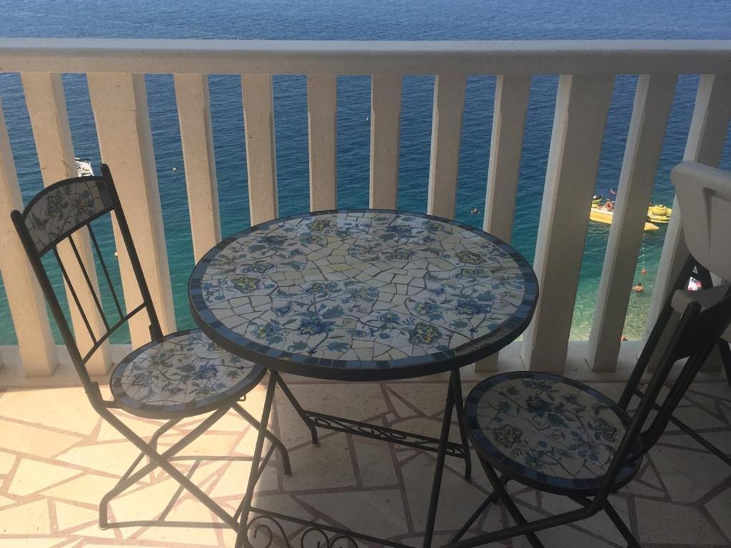 Apartments Lozina On The Beach Omis Luaran gambar