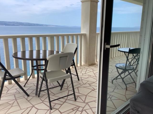 Apartments Lozina On The Beach Omis Luaran gambar